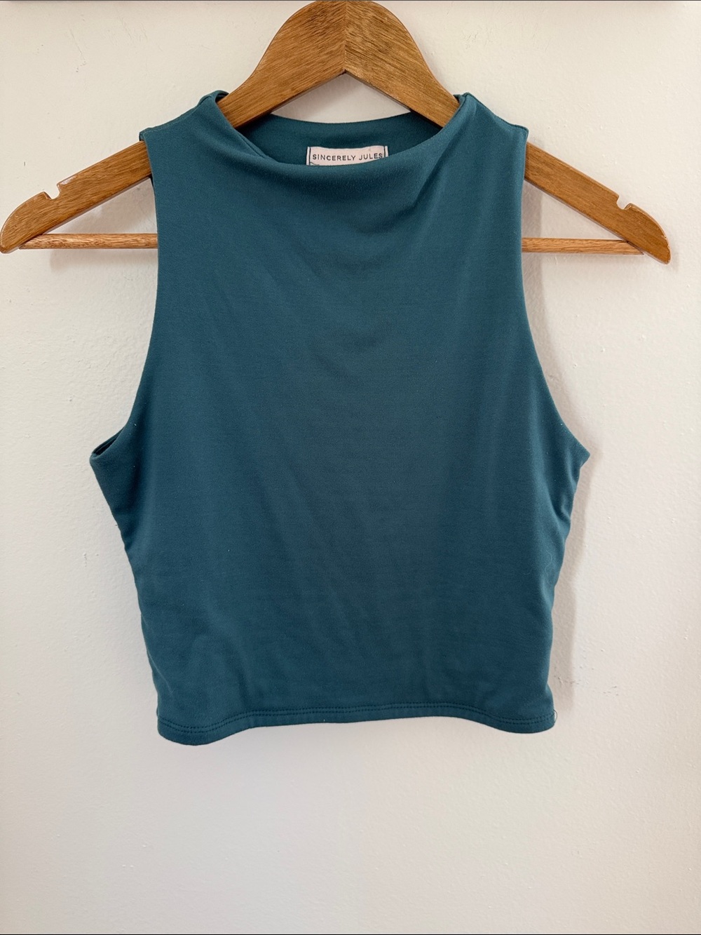 Sincerly Jules Teal Blue Mock Neck Cropped Tank size small